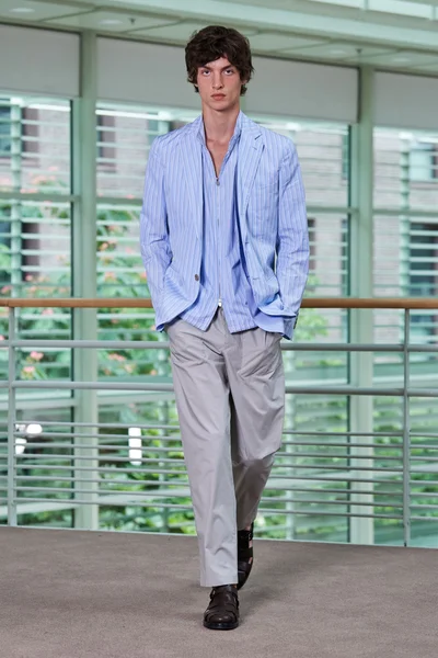 Look 2